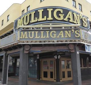 Mulligans Bar
