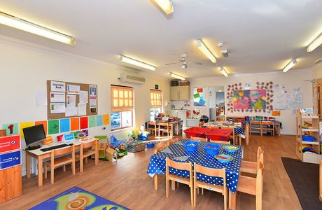 Hanyuu Nursery School Building