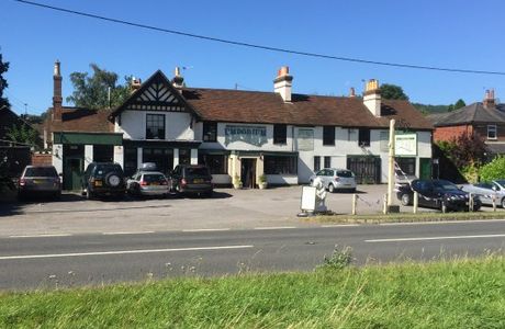 The Holly & Laurel Emporium