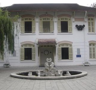 Diem Phung Thi Art Exhibition House