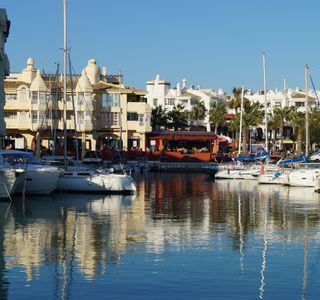 MONET PUERTO MARINA