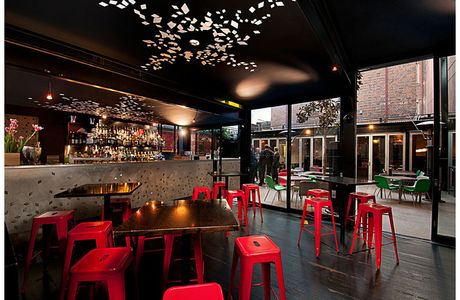 Colins Bar