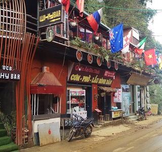 Blue Loco Bar & Hostel