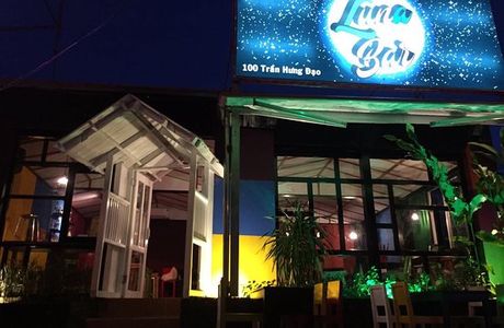Luna Bar