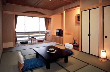 Nishiura Onsen Beach