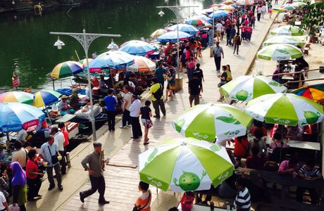 Ban Pru Floating Market