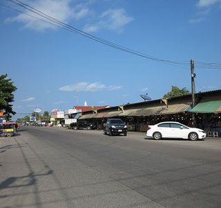 Nuan Thip Market