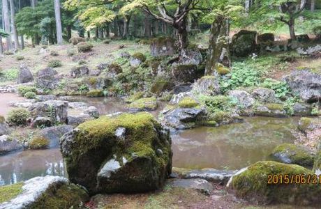 Suwa Yakata Remains Garden