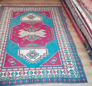 Old Orient Carpet and Kilim Bazaar