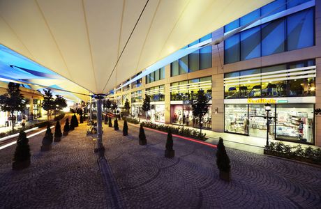 Outlet12 Shopping Center