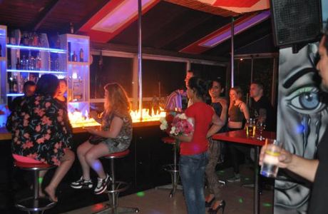 Bar 52
