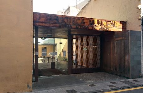 Biblioteca Municipal Adrian Aleman de Armas