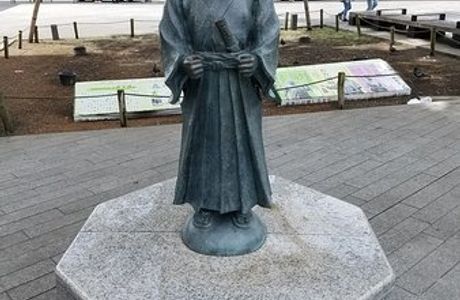 Takechiyogimi Statue