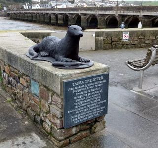Tarka Statue