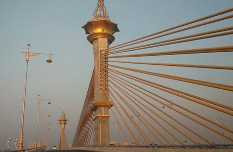 Maha Chesadabodindranusorn Bridge