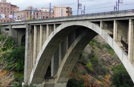 Kievyan Bridge / Great Bridge of Hrazdan