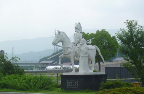 Statue of Kazutoyo & Chiyo