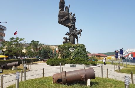 Tarihe Saygi Parki