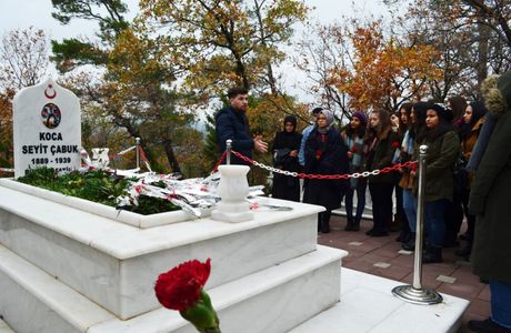 Seyit Onbasi Mezari