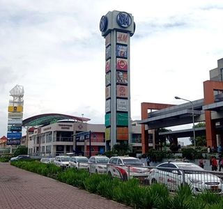 Brisk family Mall (in the street)