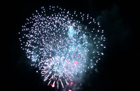 Miyazu Toronagashi Fireworks