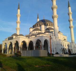 Melike Hatun Camii