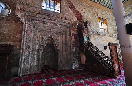 Sungurbey Cami ve Bedesteni