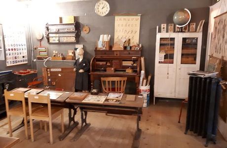 Adelheid Antiek, Curiosa En Brocante