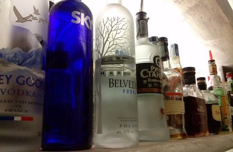 white bar