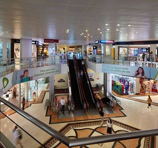 Crescat Boulevard Mall