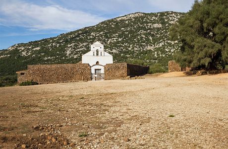 Chiesa di San Pietro al Golgo