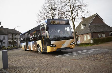 Holzer Bus Srl, Servizio Autobus