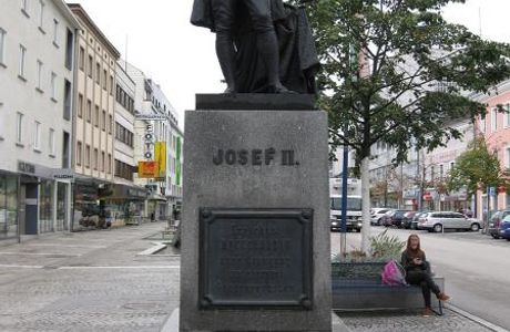 Kaiser Josef II Statue