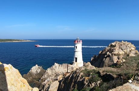 Faro di Capo Ferro