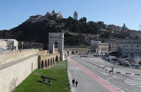 Fontana dei Due Soli