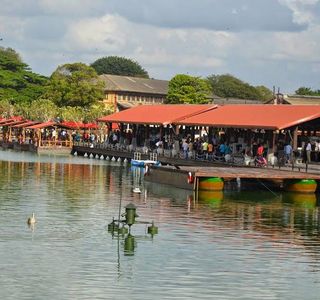 Pettah Floating Market