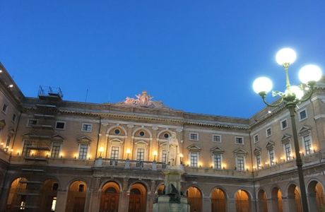 Piazza Giacomo Leopardi e Palazzo Comunale
