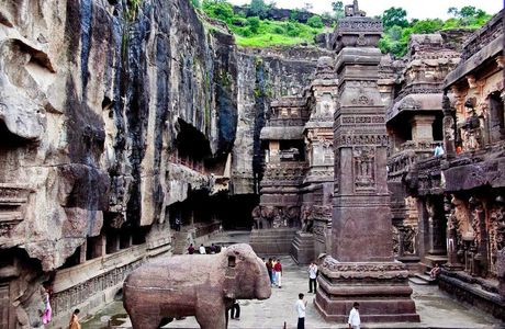 YASH Tours & Travels