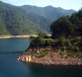 Taohua Pond