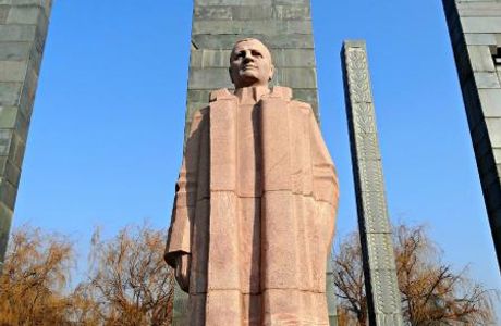 Alexander Myasnikyan Statue