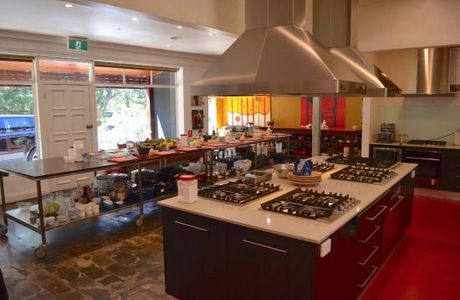 Sticky Rice Cooking School