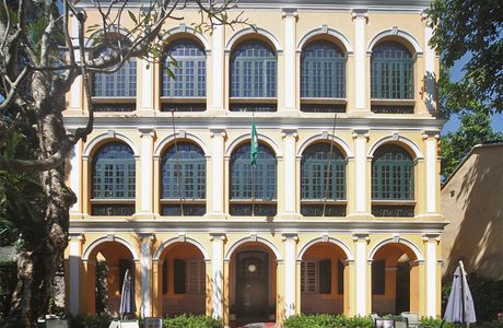 Sir Robert Ho Tung Library