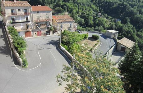 Via dell'Aquila Romana