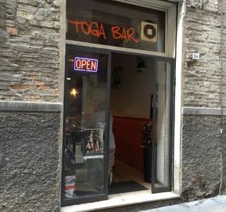 Toga Bar