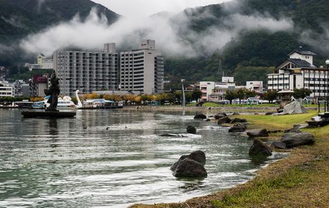 Lake Suwa 1
