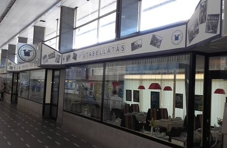 Szolnok Vasuti Almarium (Szolnok Railway Cabinet)