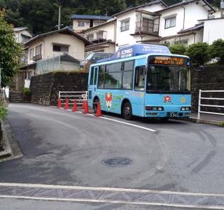 Tsubaki Bus