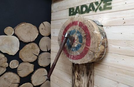 BAD AXE Throwing Krakow