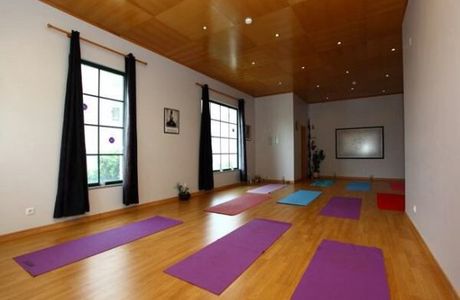 Lulushanti Yoga