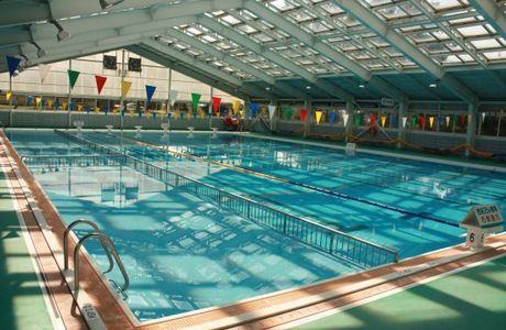 Toyako Community Pool